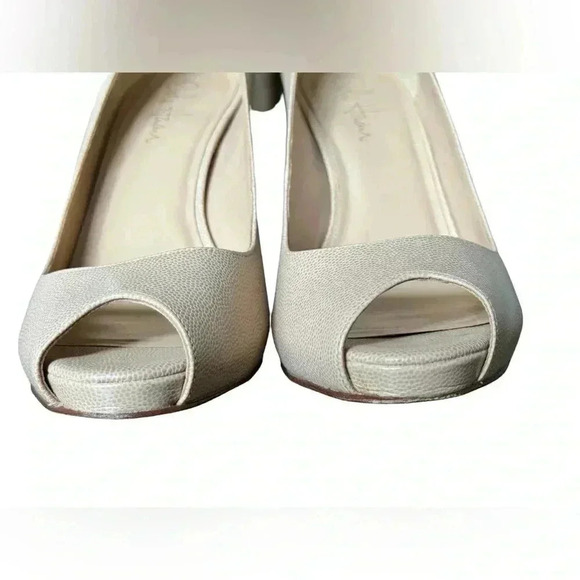 “Cole Haan” and Air Nike beige peep-toe pumps. Size 8 B - Picture 7 of 15